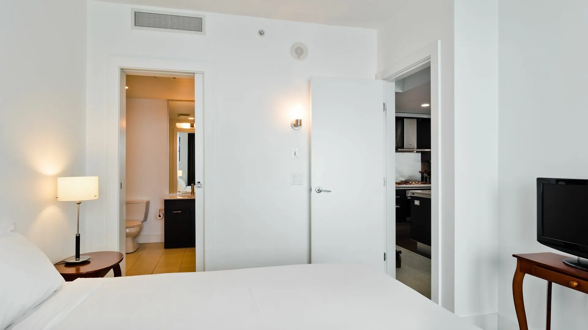 Suite Digs Arriva Calgary Apartment